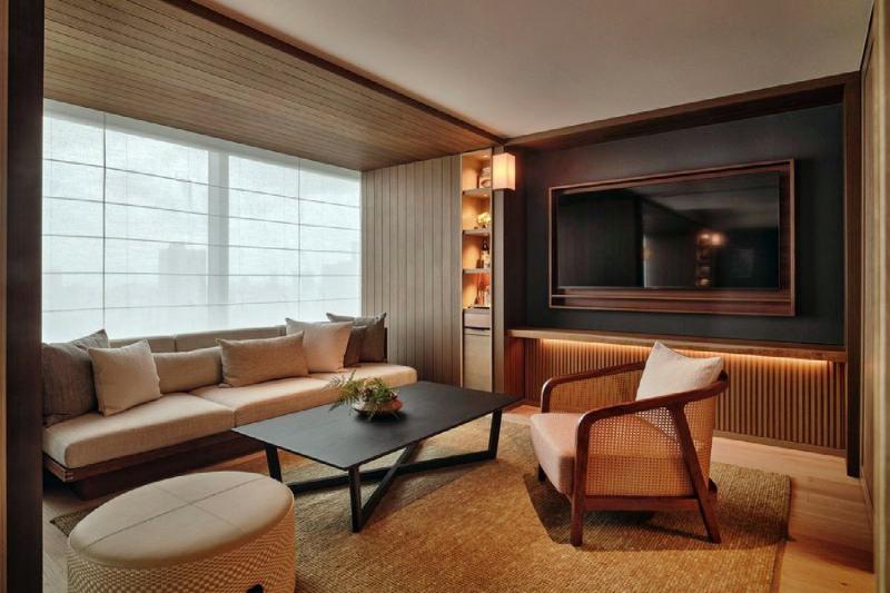 Deluxe City View Suite