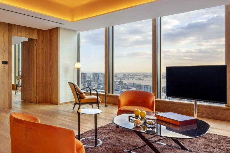 2 Bedroom Deluxe Skyline View Suite