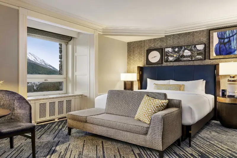 Signature Mountain View Room