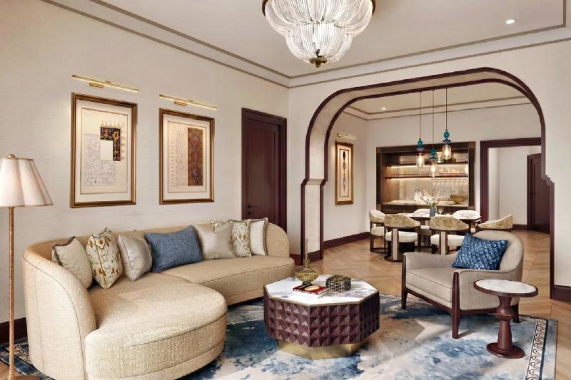 Palm Club Suite