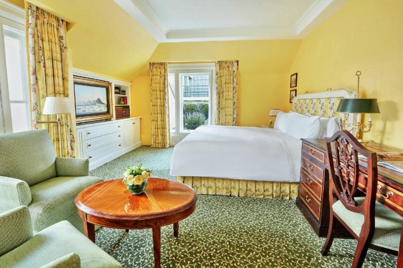 Executive Balcony Room