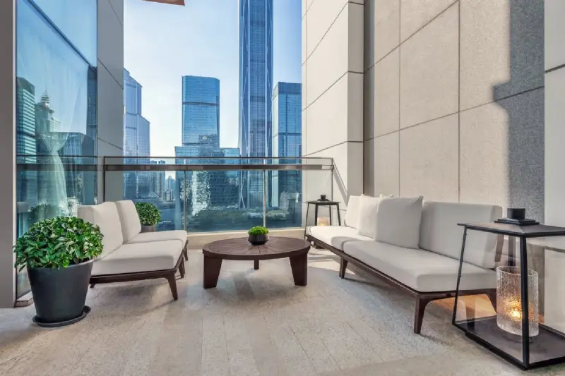 Oasis Club Suite