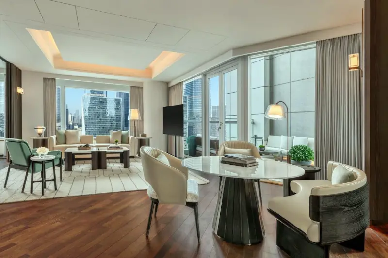 Oasis Club Suite