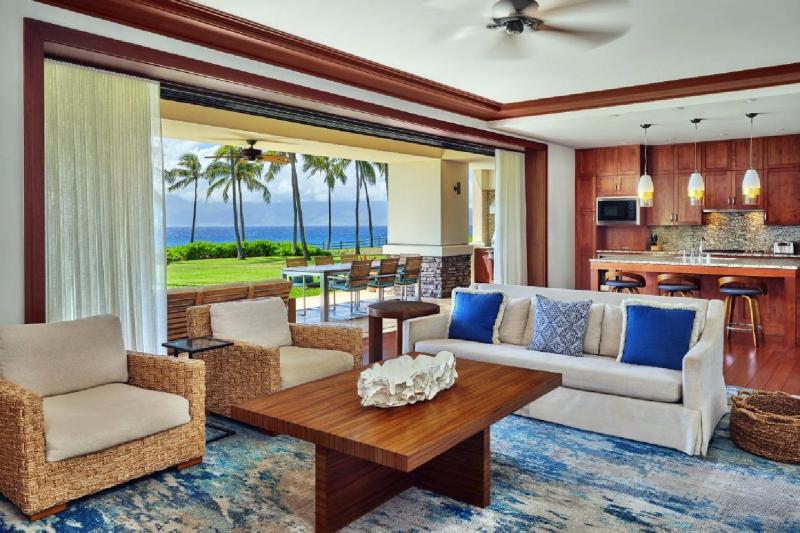 4 Bedroom Ocean View Pohinahina Residence