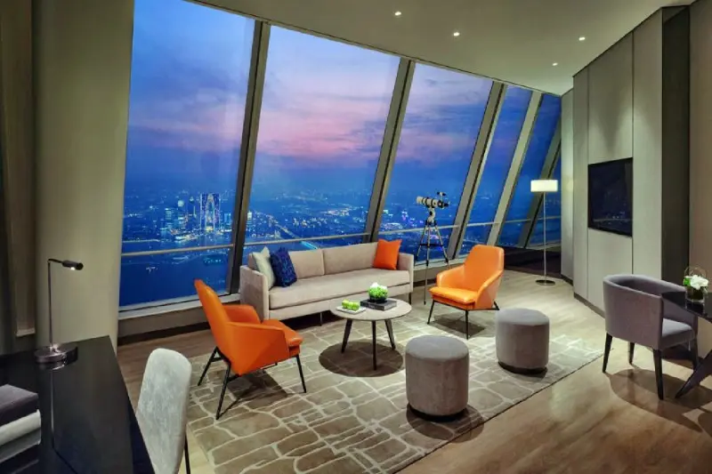 Sky Lake View Suite