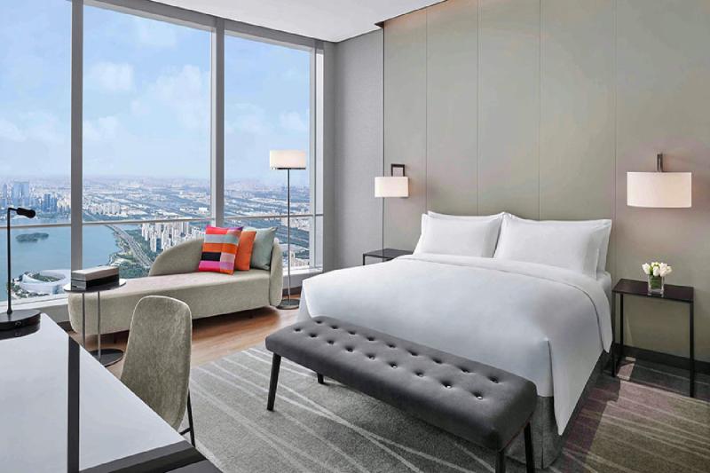 N3 Grand Deluxe Lake View Room