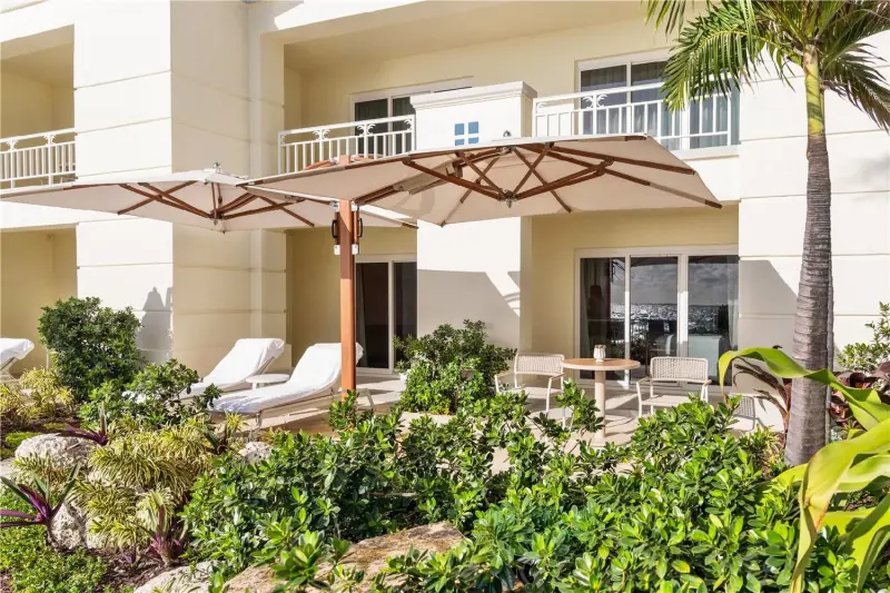 Lanai Terrace Room