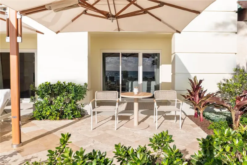 Lanai Terrace Room