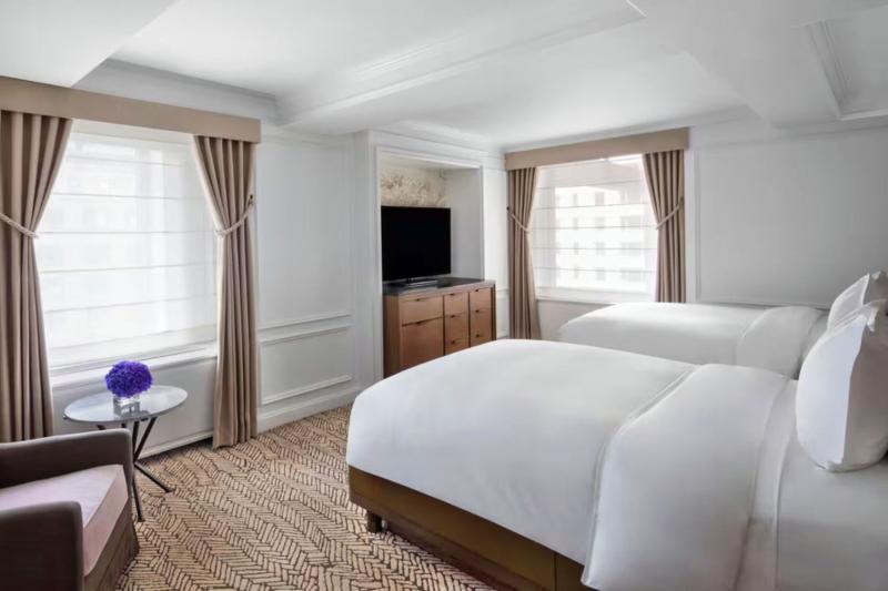 2 Bedroom Deluxe Family Suite
