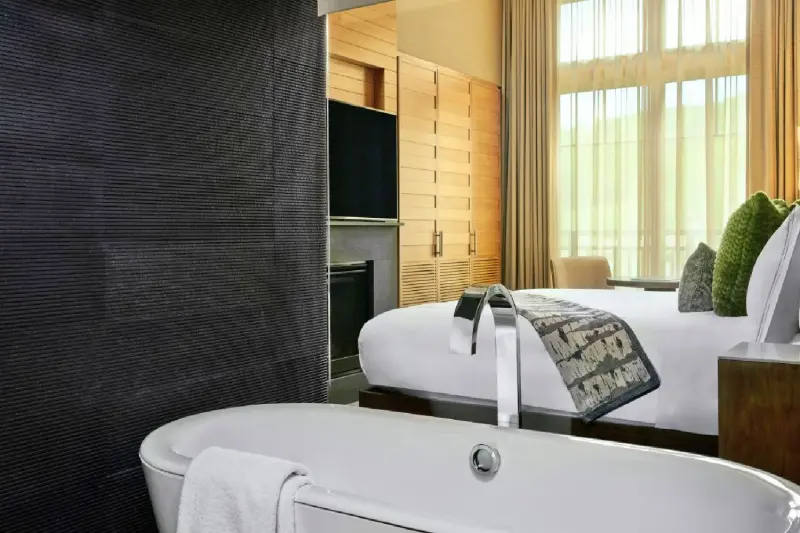 Pinnacle Studio Residence