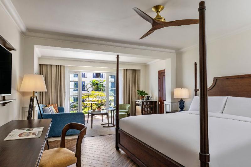 Magnifique Plaza Courtyard Room