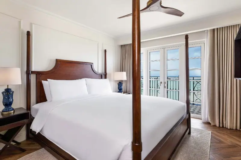 Prestige Oceanfront Suite