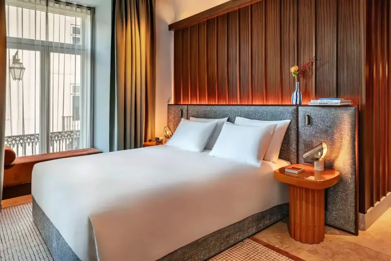 Premium Landmark View Room