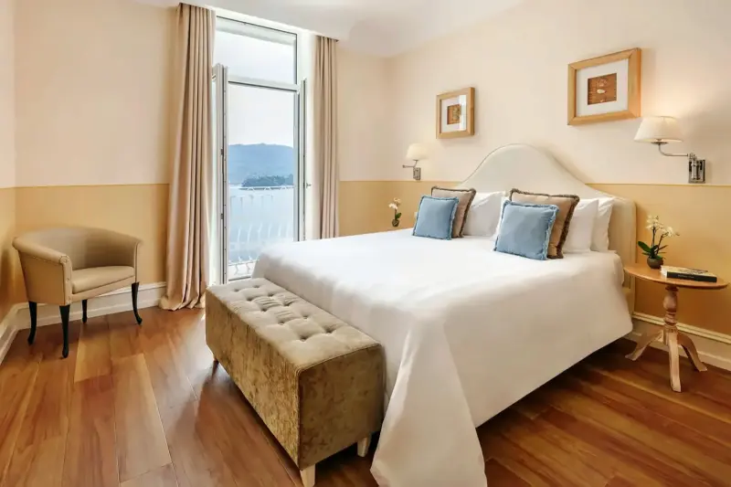 Deluxe Sea Front Room