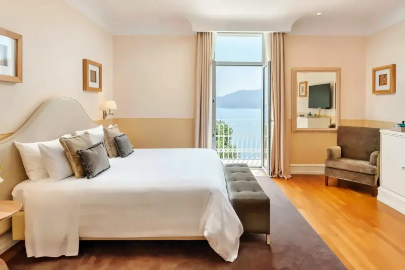 Junior Sea Front Suite