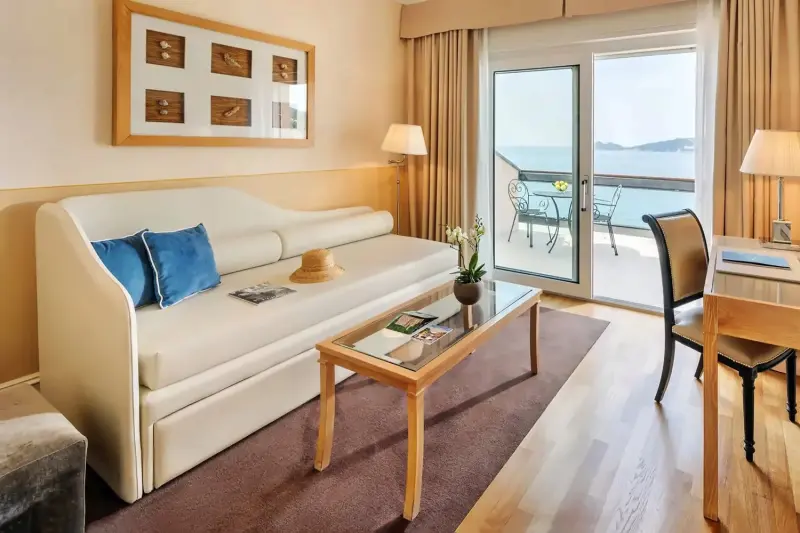 Panoramic Executive Suite