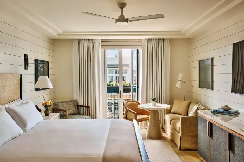 Deluxe City View Balcony Room