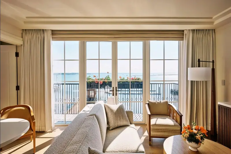 1 Bedroom Waterfront Suite
