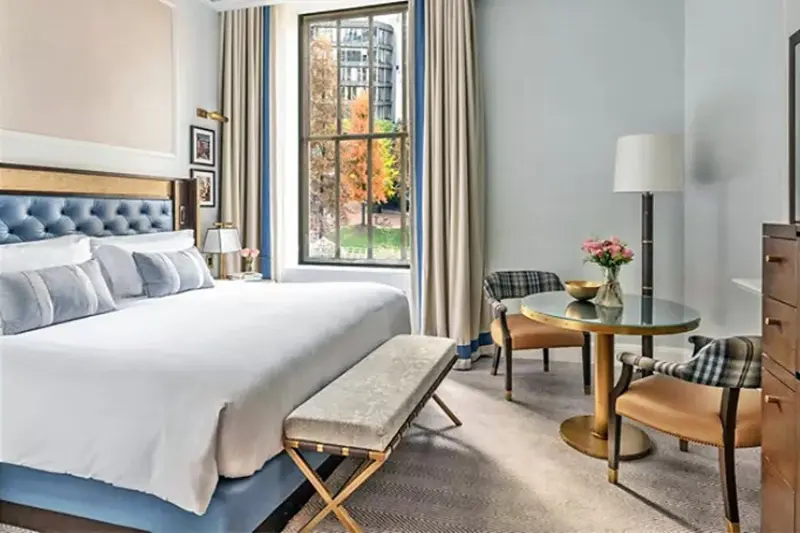 Club Park View Room