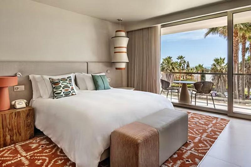 Premium Family Room