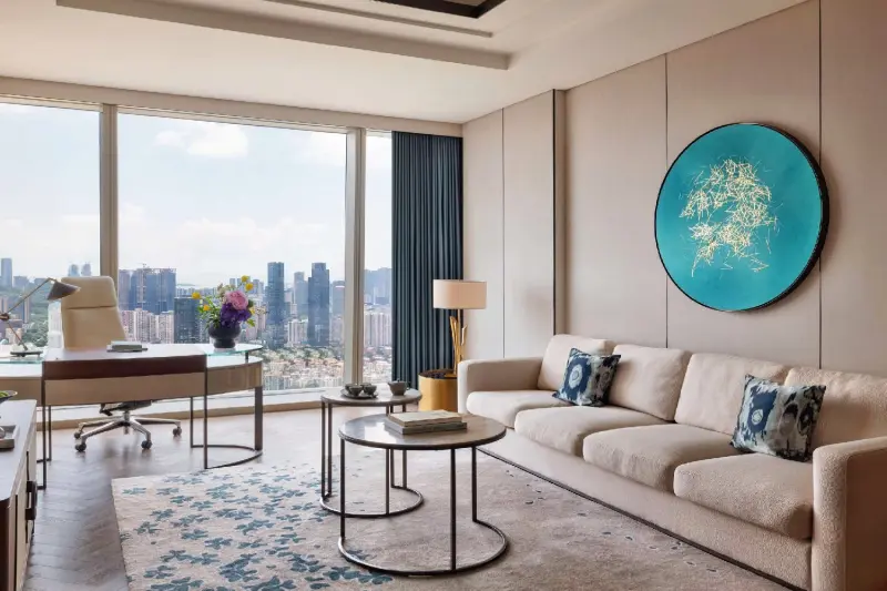 Metropolitan City View Suite