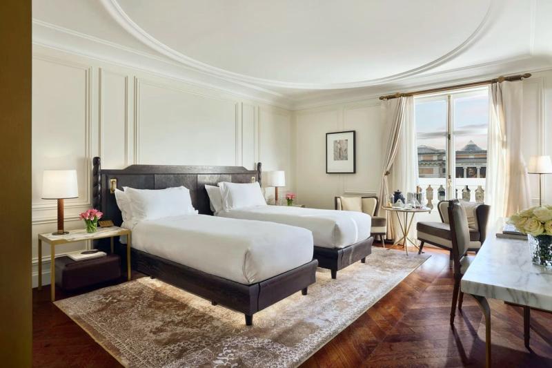 Deluxe Prado View Room