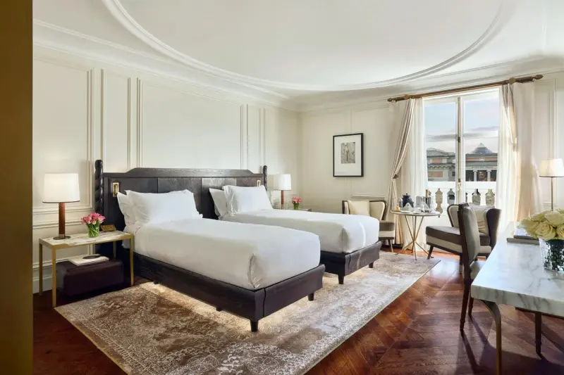 Deluxe Prado View Room