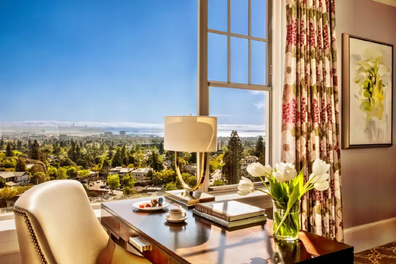 Signature Bay View Room