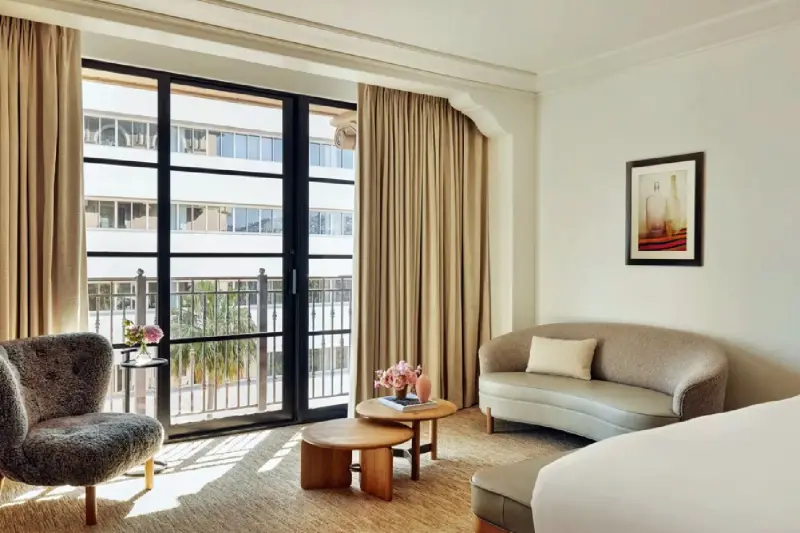 2 Bedroom Library Suite