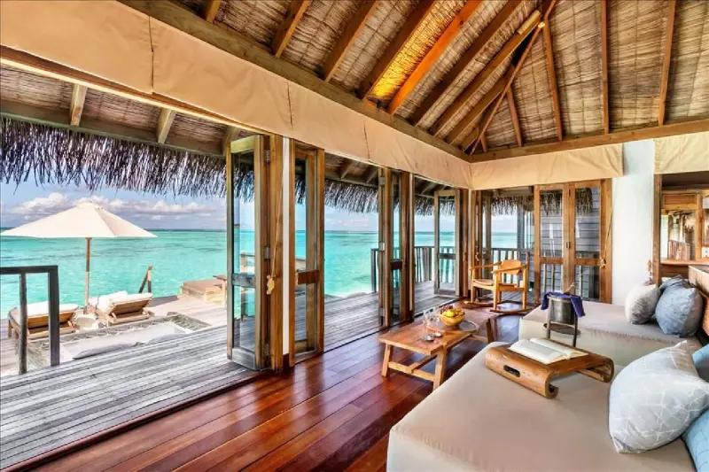 Pool Residence