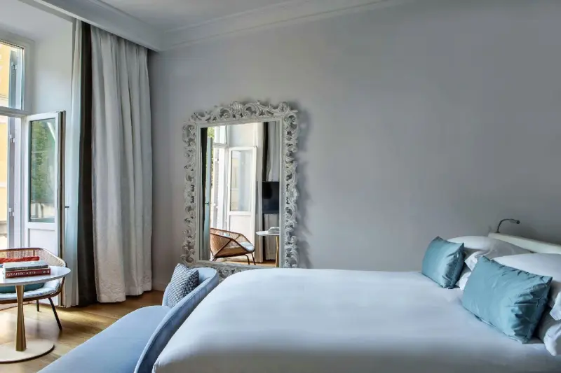 Premium Luxury Juliet Balcony Room