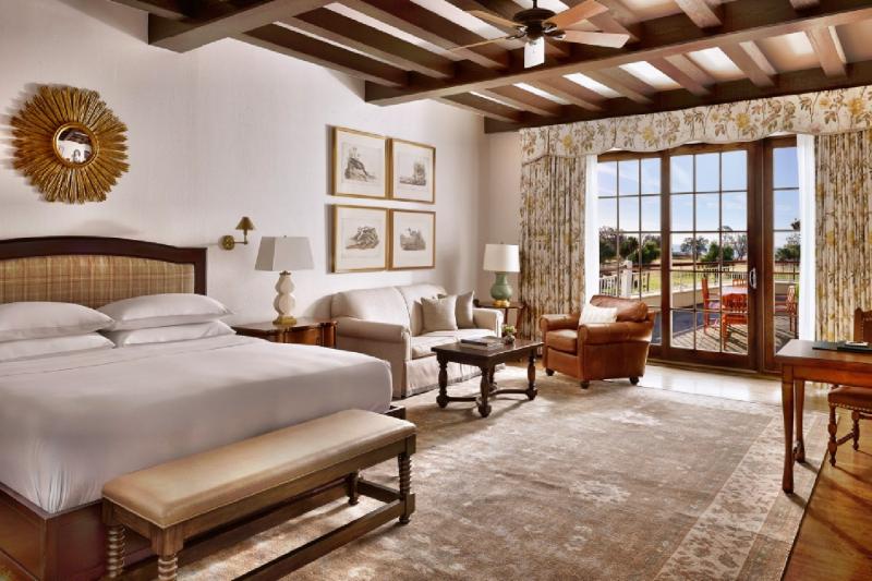 Lodge Deluxe Golf View Room 
