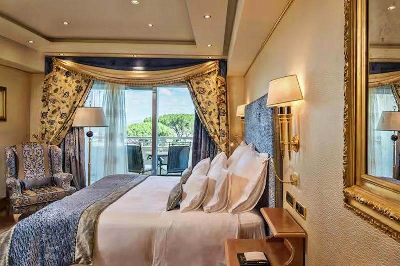 2 Bedroom Corner Park Suite