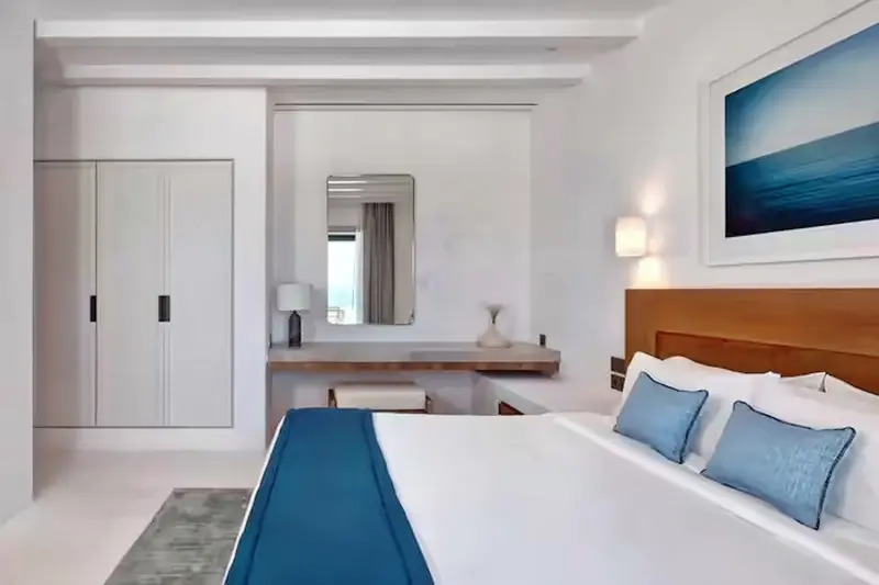 Premium Pool Suite