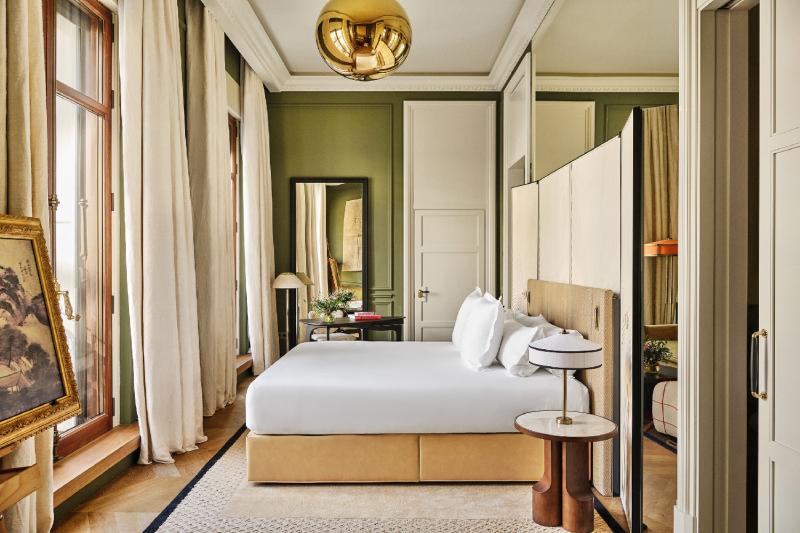 Corner Suite 