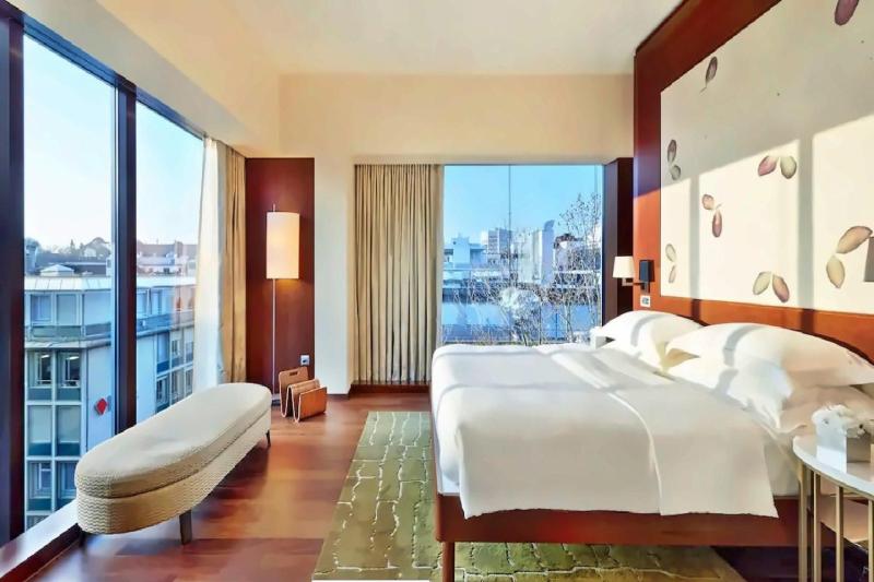 2 Bedroom Corner Suite