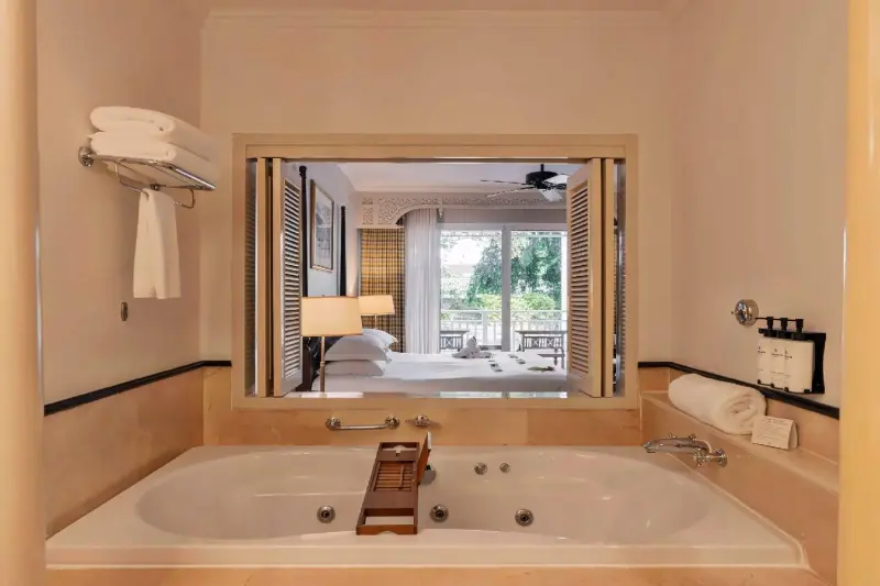 Grand Lagoon Suite