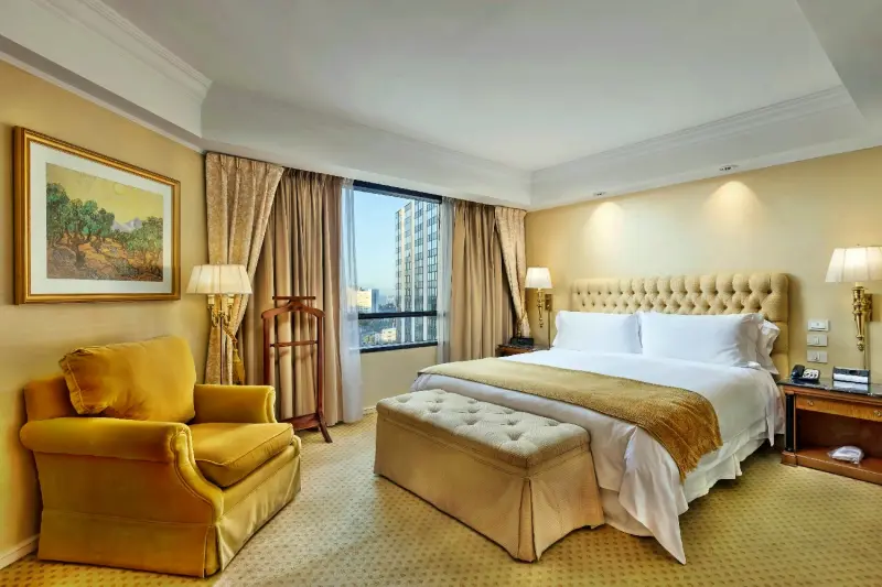 Corner Suite