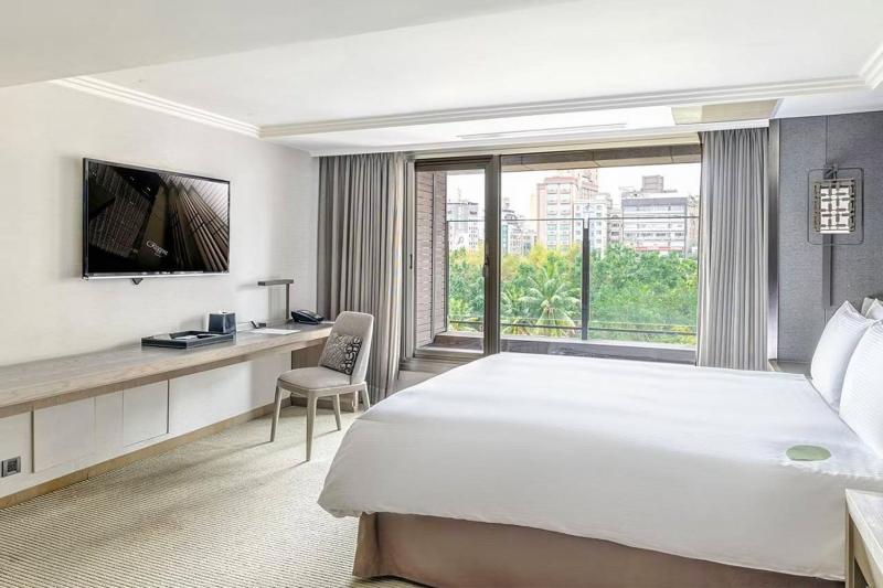 Balcony Suite