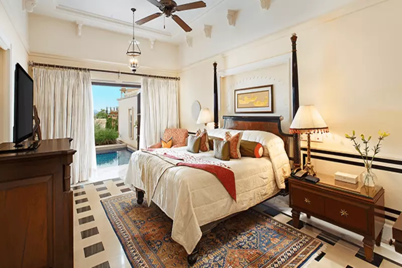 Luxury Pool Suite