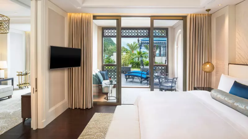 St. Regis Pool Suite