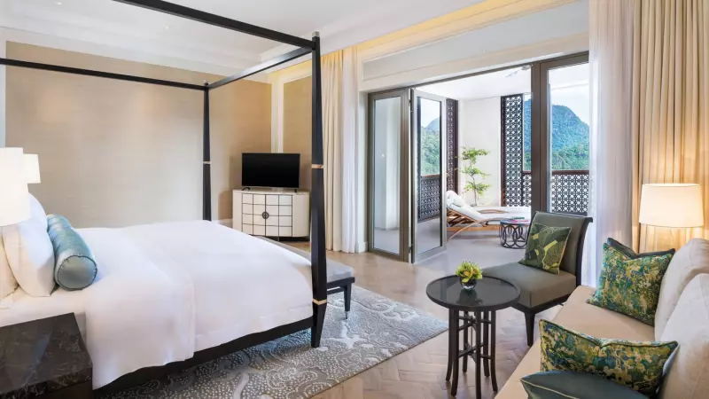 Astor Sea View Suite