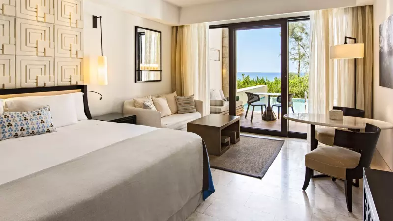 Premium Infinity Sea View Pool Room