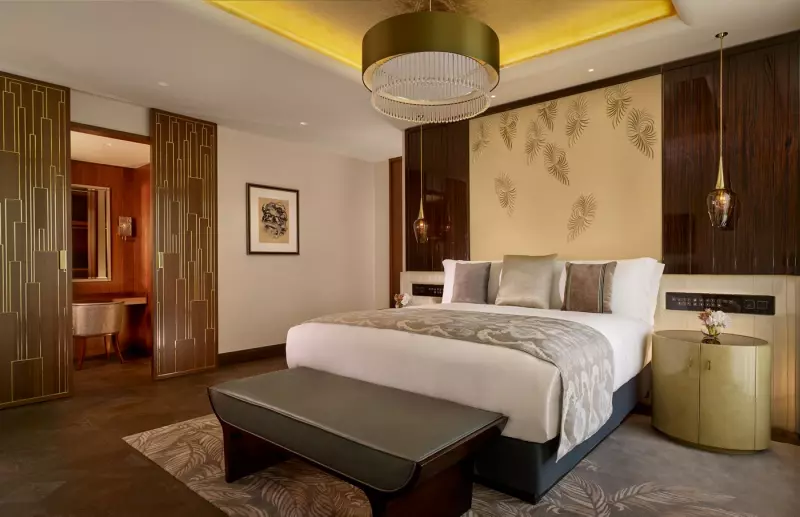 Carlton Club Suite