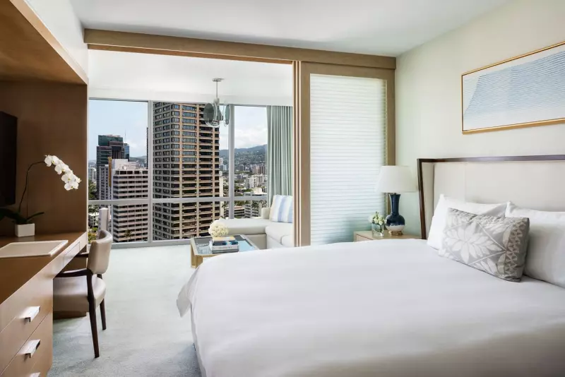 City Ocean View Corner Room