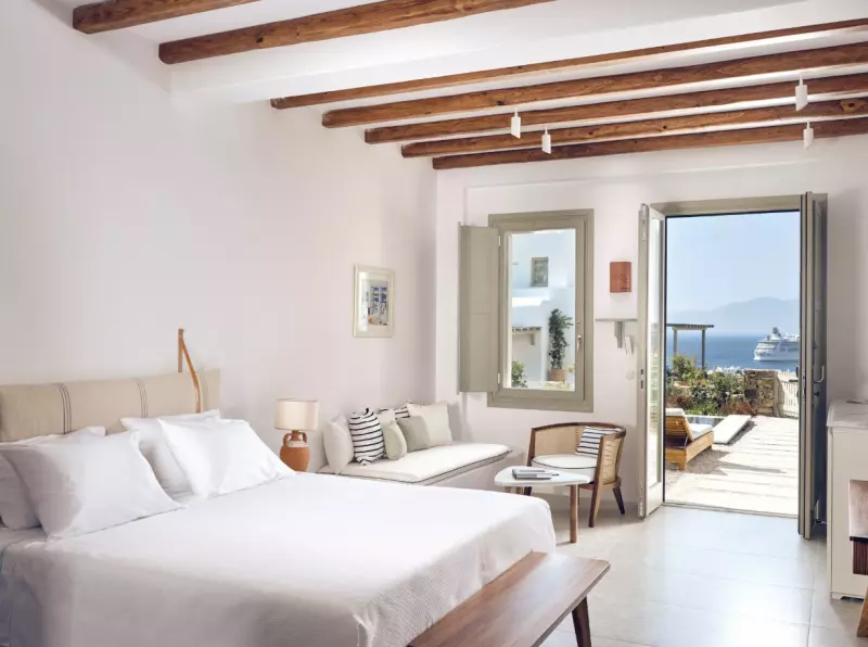 Hilltop Infinity Sea View Pool Suite