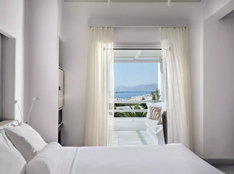Panoramic Sundeck Room