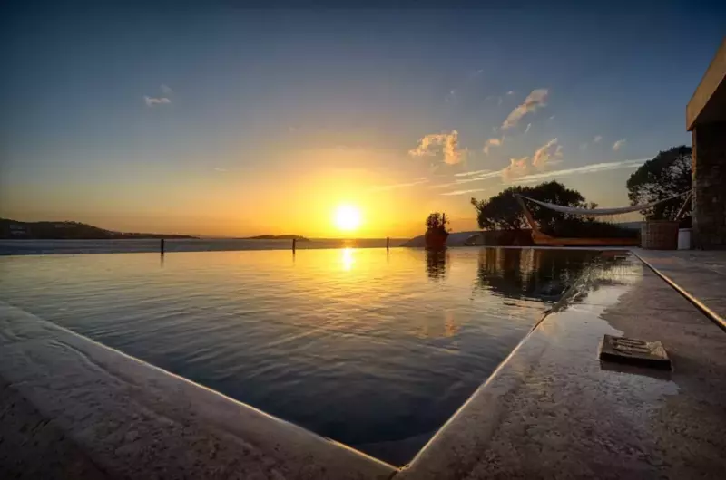 Belvedere Waterfront Villa - All 3 Island Suites