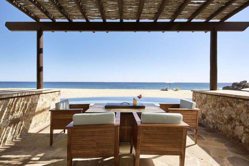 2 Bedroom Pedregal Beachfront Suite