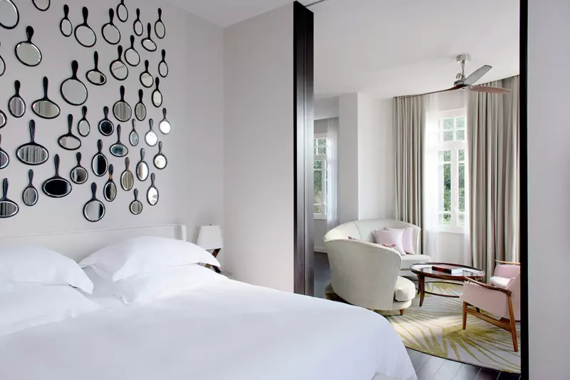 Corner Suite 